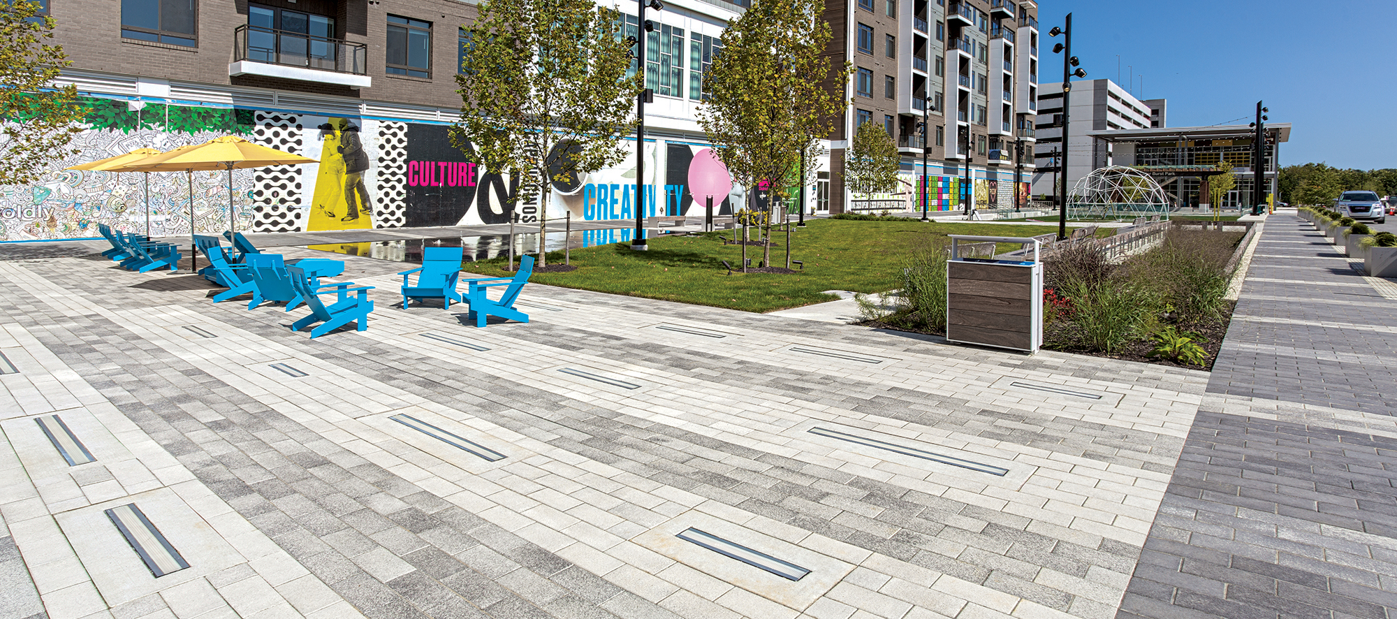 Crescent Merriweather, Columbia MD | Product: Rectangle pavers with Umbriano® finish in French Grey and Winter Marvel